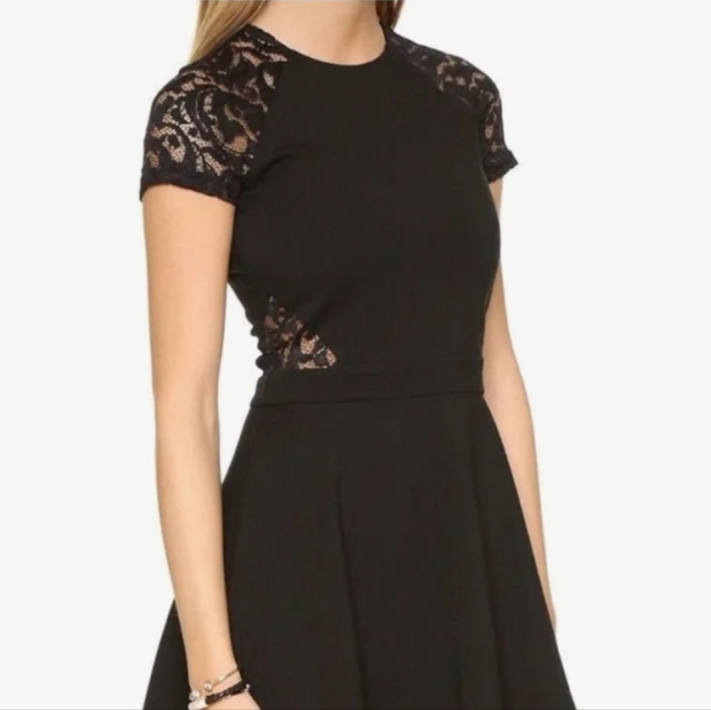 Parker Lace Short Sleeve Dress Fit and Flare Skater Lace Sides Size M NWT $242 - Picture 1 of 15